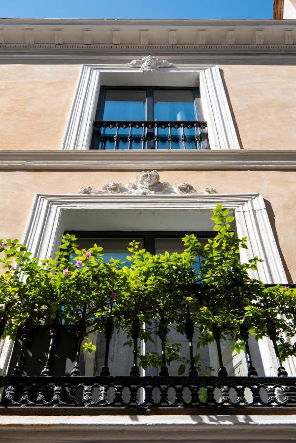 Pajaro Rebelde Bed and Breakfast Sevilla Exteriör bild